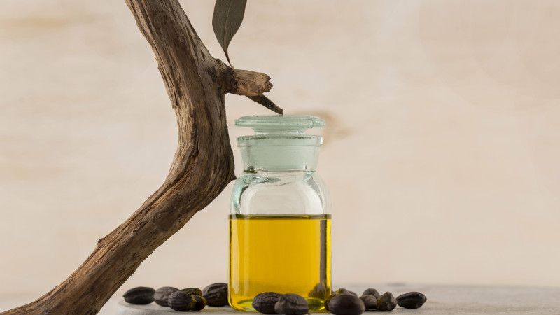 Benefits of using Jaborandi oil on the scalp and face